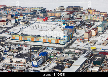 Bunte Mehrfamilienhäuser in Anadyr, Tschukotka Sibirien, Russland Stockfoto