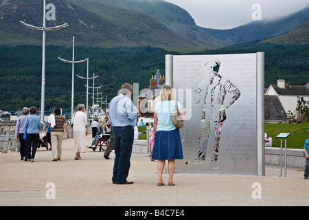 Skulptur mit Songwriter Percy Französisch an der Promenade in Newcastle, County Down, Nordirland. Stockfoto