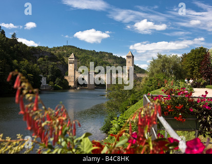 Die Valentre Brücke in Cahors, einer Stadt an den Fluss Lot im Südwesten Frankreichs Stockfoto