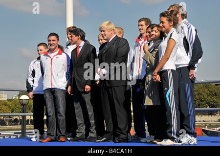 Die 2012 stattfindende Werbezeremonie für die Olympischen Spiele vor den „City Hall Dignitaries“ umfasst Lord Seb Coe Boris Johnson und Tessa Jowell Southwark London England UK Stockfoto