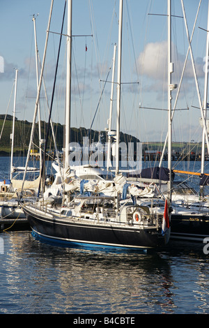 Yachten im Hafen Mylor Cornwall England Stockfoto