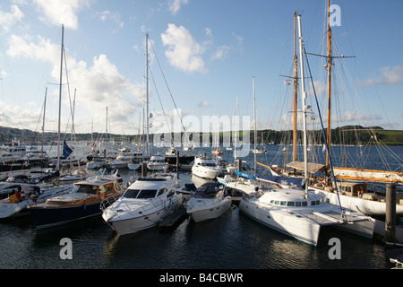 Yachten im Hafen Mylor Cornwall England Stockfoto