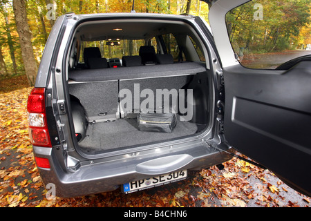 Suzuki Vitara 2. 0i, Modell Jahr 2005-Silber, Blick ins Boot, Technik/Zubehör, Zubehör Stockfoto