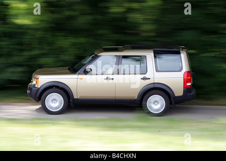 Land Rover Discovery V8, braun, Modelljahr 2004-, fahren, Seitenansicht, Landstraße Stockfoto