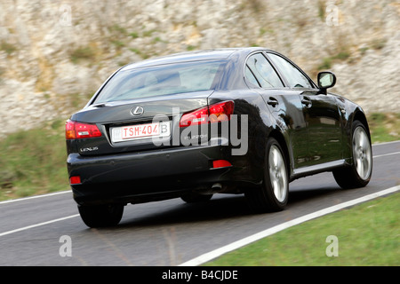 Lexus IS 220d, Modell Jahr 2005-, schwarz, fahren, diagonal von hinten, hintere Ansicht, Landstraße Stockfoto