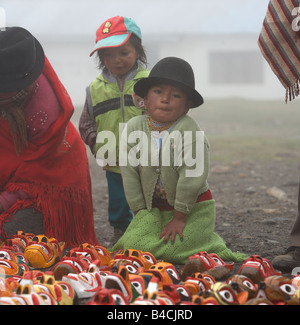 Verkauf von Souvenirs, Otavalo, Ecuador Stockfoto