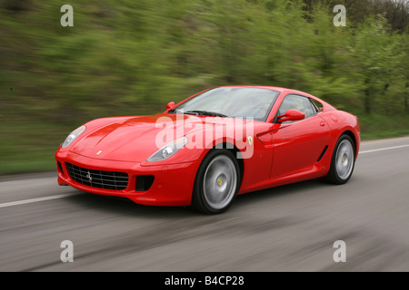 Ferrari 599 GTB, Modell Jahr 2006-, rot, fahren, schräg von vorne, Vorderansicht, Landstraße Stockfoto