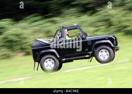 Land Rover Defender Cabriolet zwei TD5, Modell Jahr 2006-, schwarz, fahren, Seitenansicht, Landstraße, oben offen Stockfoto