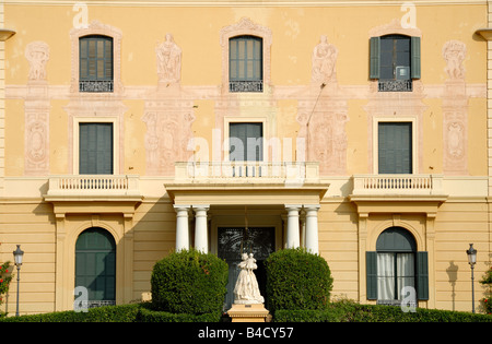 Fassade des Palau Reial de Pedralbes, Barcelona, Spanien Stockfoto