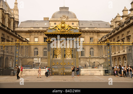 Palais de Justice und Cour du Mai in Paris Frankreich Stockfoto