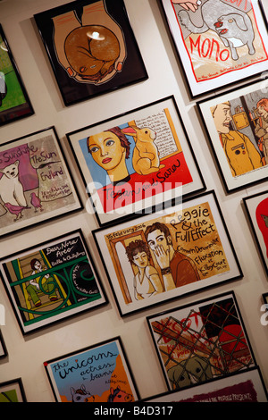 Aug 2008 - Viertel Plakate in der Richard-Goodall-Galerie im nördlichen Manchester England UK Stockfoto