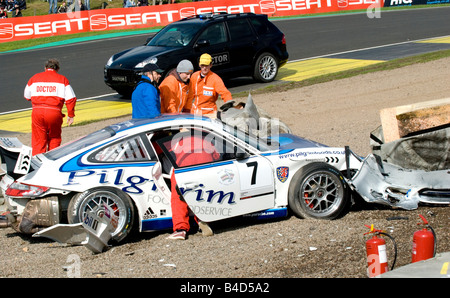 Porsche Crash - Rettung Stockfoto