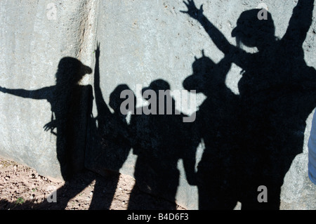 Schatten von fünf Menschen Sacsayhuaman Cusco Peru Südamerika Stockfoto