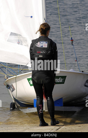 Teenager Studentinnen an der 2012 Olympic Sailing Academy in Portland Dorset Stockfoto