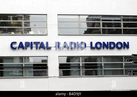 Bahnhofsgebäude von London Capital Radio Stockfoto