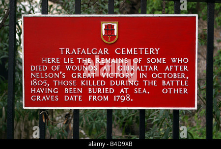 Gedenktafel am Eingang zum Trafalgar Friedhof in Gibraltar. Stockfoto