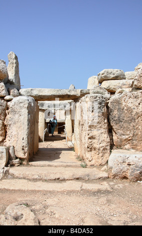 Trilithon Türen in prähistorischen Tempel Mnajdra, Malta. Stockfoto