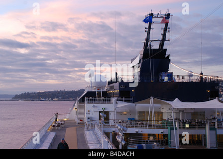Sonnenuntergang auf der Celebrity Cruises MV Mercury Stockfoto