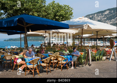 Café am See in Garda, Gardasee, Italien Stockfoto