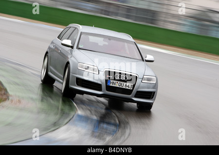 Audi RS6 Avant, Modell Jahr 2008-Silber, fahren, schräg von vorne, Vorderansicht, Einfahr-und Prüfstrecke Stockfoto