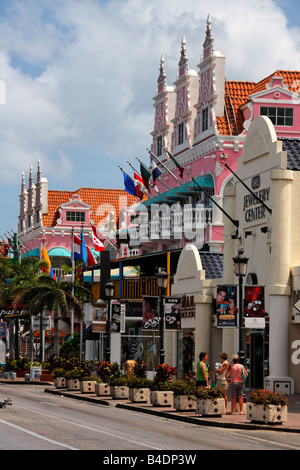 West Indies Aruba Oranjestadt holländischen Baustil im royal Plaza Shopping Mall an Hauptstraße Stockfoto