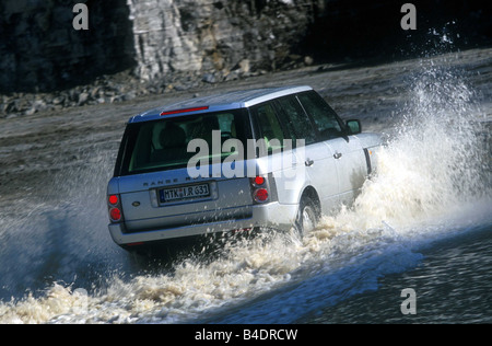 Land Rover Range Rover 4.4i, Langlauf-Fahrzeug, Auto, Modelljahr 2002-Silber, fahren, Offroad, diagonal von hinten, rea Stockfoto
