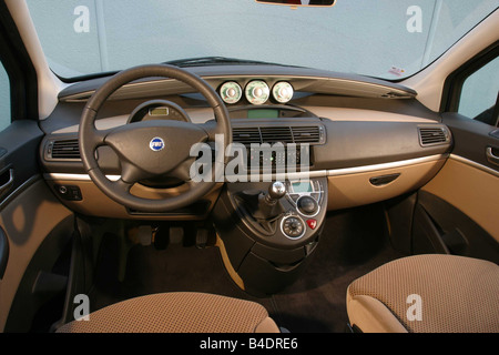 Auto, Fiat Ulysse, Van, Modell Jahr 2002-, blau, innen anzeigen, Innenansicht, Cockpit, Technik/Zubehör, Zubehör Stockfoto