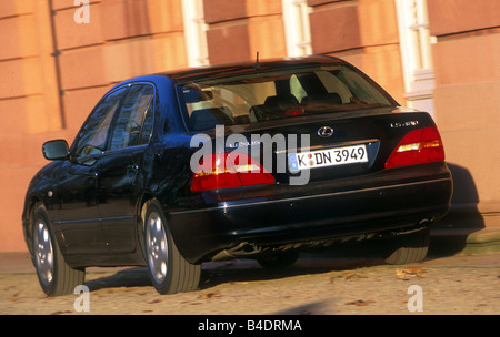 Auto, Lexus LS 430, Limousine, Luxus approx.s, Jahr 2001-, schwarz, Modellstadt, fahren, diagonal von hinten, Ansicht von hinten Stockfoto