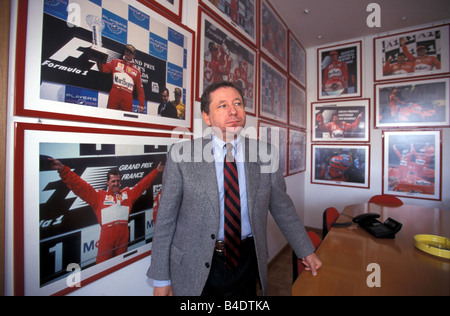 Auto, Personen, VIPs, Jean Todt, Team Manager Ferrari Formel 1, in seinem Büro, Geb. 25.02.1946 in Pierrefort, französische Staatsbürgerschaft, Stockfoto