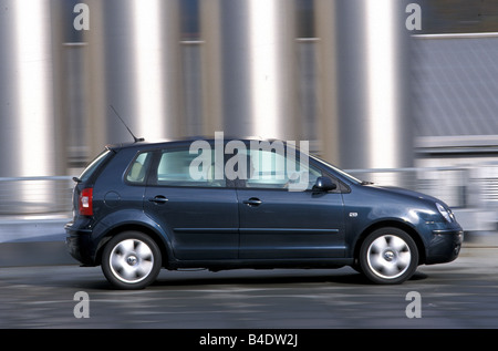 VW Volkswagen Polo TDI, Limousine, Auto, kleine ca., schwarz, Modelljahr 2002-, fahren, Seitenansicht, Stadt Stockfoto