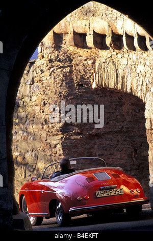 Auto, Porsche 356 Carrera A Speedster, Modell Jahr 1955-1958, rot, Cabrio, Cabrio Top, öffnen, Oldtimer, 1950er Jahre, 50er Jahre Stockfoto