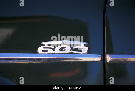 Auto, Tatra 603, Modelljahr 1964, Oldtimer, 1960er Jahre, sechziger Jahre, grün, Limousine, Detail, Details, Logo, Technik, technische, Technik Stockfoto