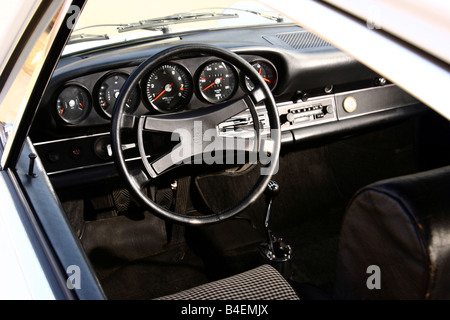 Auto, Porsche 911 Carrera 2.7 RS, Sportwagen, weiß, Jahr 1973, Coupé, Coupe, alte Modellautos, Innenraum, Cockpit, Technik, Technik Stockfoto