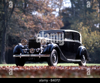 Auto, Rolls-Royce Phantom III, Modell Jahr 1936-1939, schwarz, Limousine, Oldtimer, 1930er Jahre, dreißiger Jahre, stehend, schräg vorne, vorne Stockfoto