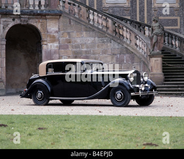 Auto, Rolls-Royce Phantom III, Modell Jahr 1936-1939, schwarz, Limousine, Oldtimer, 1930er Jahre, dreißiger Jahre, stehend, schräg vorne, vorne Stockfoto