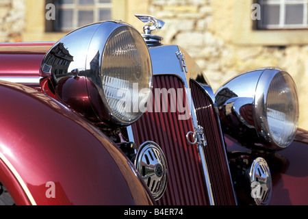 Horch 853 A Cabrio, Baujahr 1938, rubinrote Farbe, Detail, Details, Scheinwerfer, Scheinwerfer, Scheinwerfer, Scheinwerfer, Kühler, Stockfoto