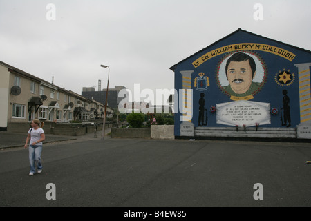 Loyalist Wandbild zum Gedenken an William Bucky McCullough in Belfast, Nordirland, Vereinigtes Königreich. Stockfoto