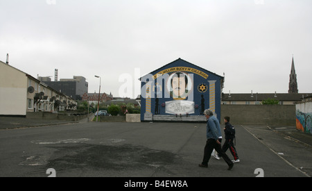 Loyalist Wandbild zum Gedenken an William Bucky McCullough in Belfast, Nordirland, Vereinigtes Königreich. Stockfoto