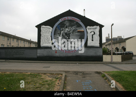 Loyalist Wandbild in Belfast, Nordirland, Vereinigtes Königreich. Stockfoto