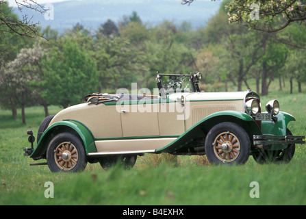 Auto, Chrysler 65, Oldtimer, Baujahr 1928, Cabrio, stehend, schräge Front, Vorderansicht, Cabrio-Verdeck offen, Seite Stockfoto