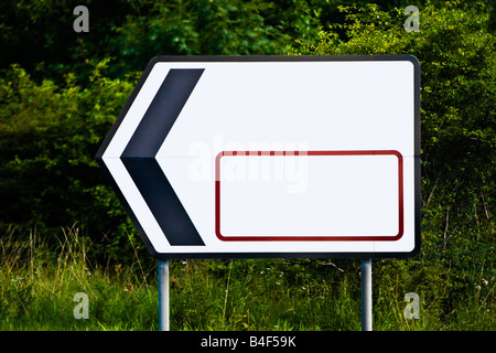 "Ein Weg" nicht primäre Route Straßenschild England UK leer Stockfoto