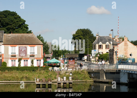 Pegasus-Brücke über den Caen-Kanal in der Nähe von Ouistreham Frankreich Stockfoto