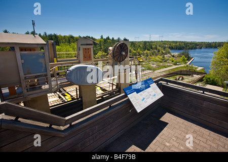 Neue Marine Railway (erbaut 1977) im Schloss 44, Big Chute Marine Railway, große Rutsche entlang des Trent-Severn Waterway Stockfoto