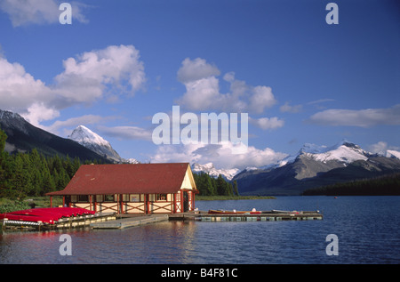 Bootshaus am Maligne Lake im Jasper Nationalpark, Kanadische Rockies Stockfoto