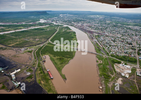 Luftaufnahme der Stadt Thunder Bay am Ufer des Lake Superior, Ontario, Kanada. Stockfoto