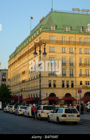 Hotel Adlon, unter Den Linden, Berlin, Deutschland Stockfoto