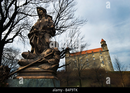 Statue von Alzbeta Durinska auf dem Gelände der Burg von Bratislava, Slowakei Stockfoto