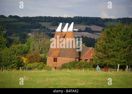 Oast House in Landschaft, in der Nähe von Seal, Kent, England, Vereinigtes Königreich Stockfoto