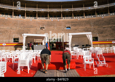 Stierkampfarena Palma Mallorca Spanien Vorbereitungen laufen hinter den Kulissen für eine Produktion von Carmina Burana Monumental Opera Stockfoto