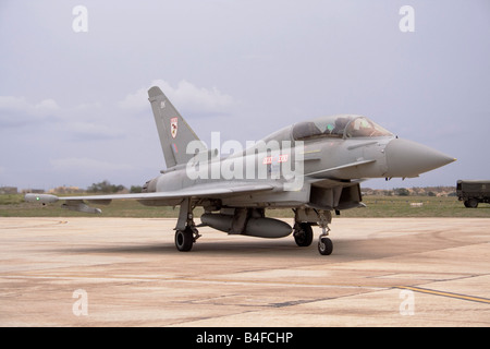 Eurofighter Typhoon T1 von der Royal Air Force bei der Ankunft am internationalen Flughafen von Malta Stockfoto